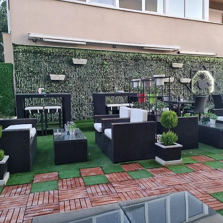 Hotel Tri "O" Topola Exterior photo
