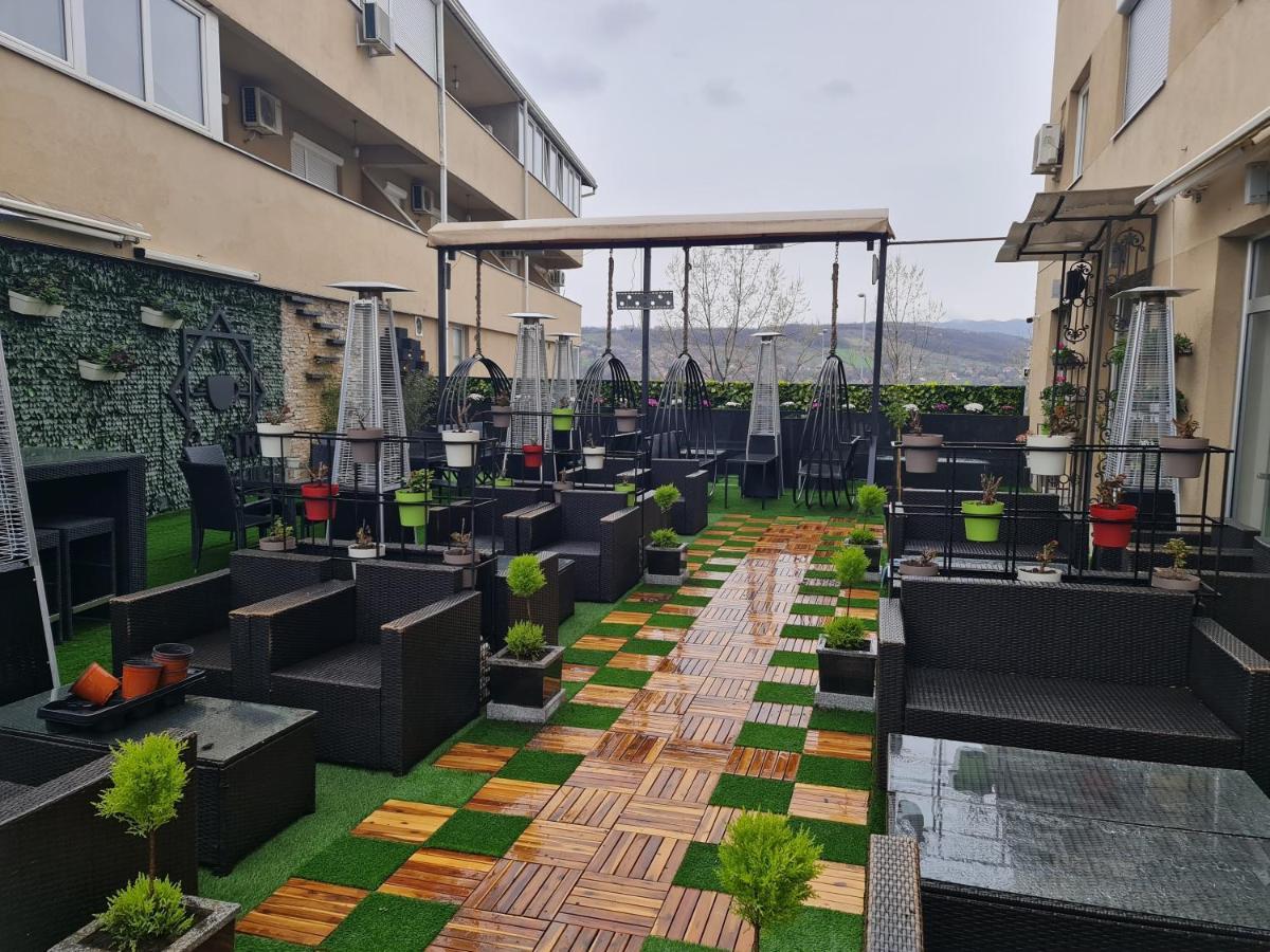 Hotel Tri "O" Topola Exterior photo