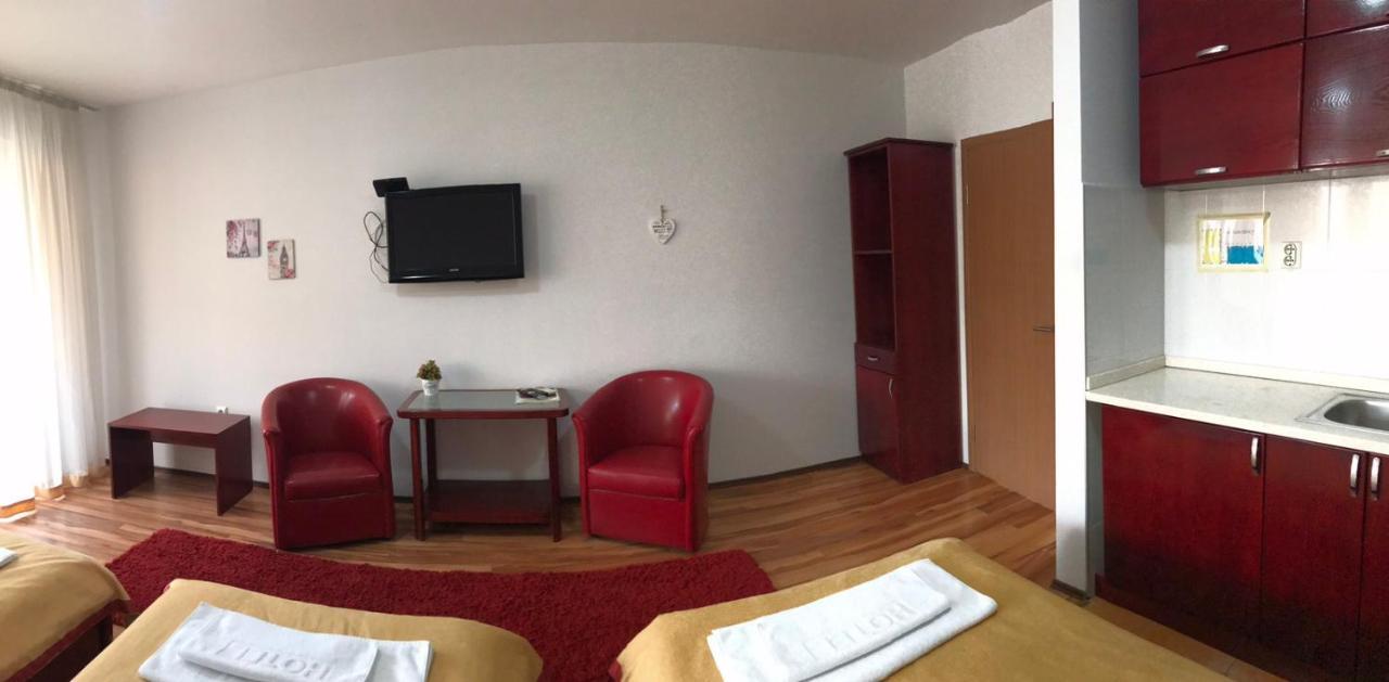 Hotel Tri "O" Topola Exterior photo