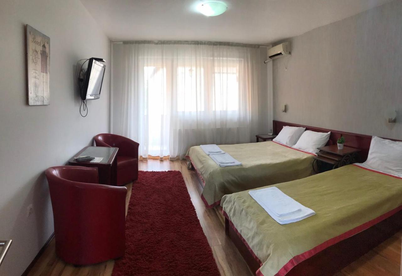Hotel Tri "O" Topola Exterior photo