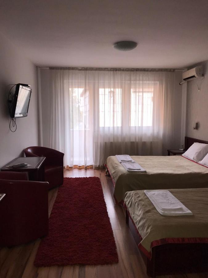 Hotel Tri "O" Topola Exterior photo