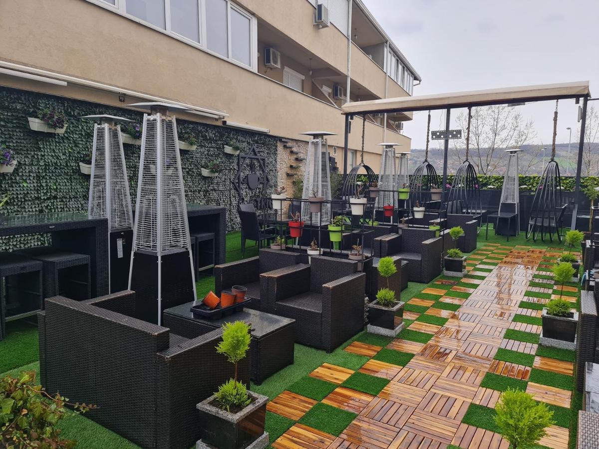 Hotel Tri "O" Topola Exterior photo