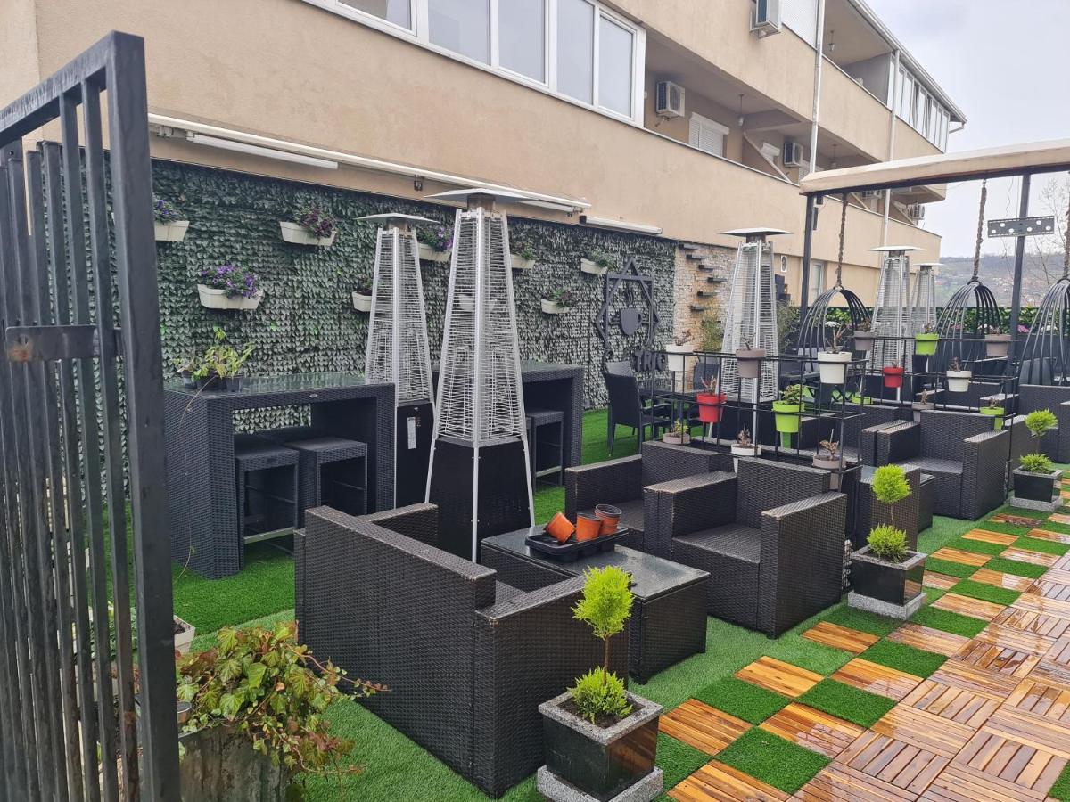 Hotel Tri "O" Topola Exterior photo